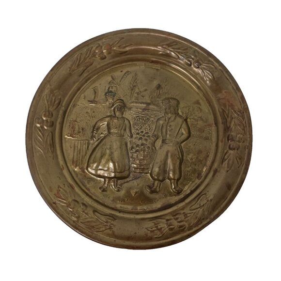 Vintage Embrossed Bronze Metal Brall Datch Couple Seine Wall Decor Plaque - Picture 1 of 6